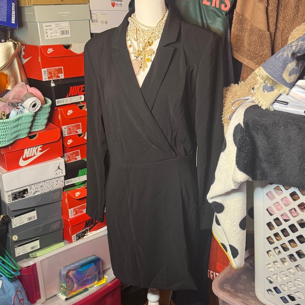 Express Black Long-Sleeve Blazer Dress NWT Size Medium